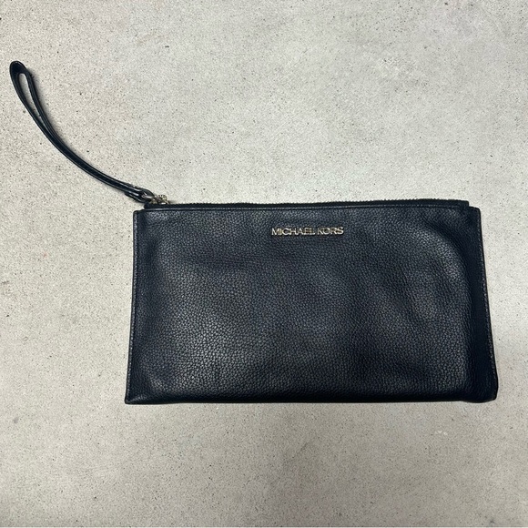 MICHAEL KORS Jet Set Black Large Zip Logo Pouch Clutch Luxury Pebbled Leather - Picture 1 of 10